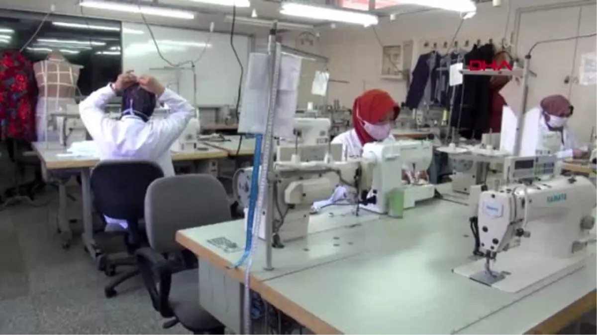 Bartın ve Karabük’te öğretmenler maske üretiyor