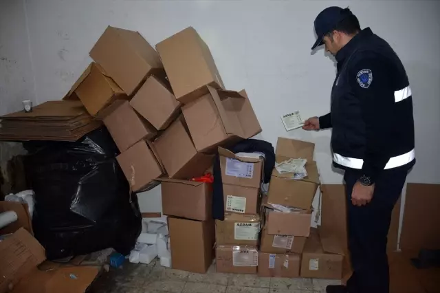 Başkentte kaçak dezenfektan üretilen iş yeri mühürlendi Başkentte kaçak dezenfektan üretilen iş yeri mühürlendi