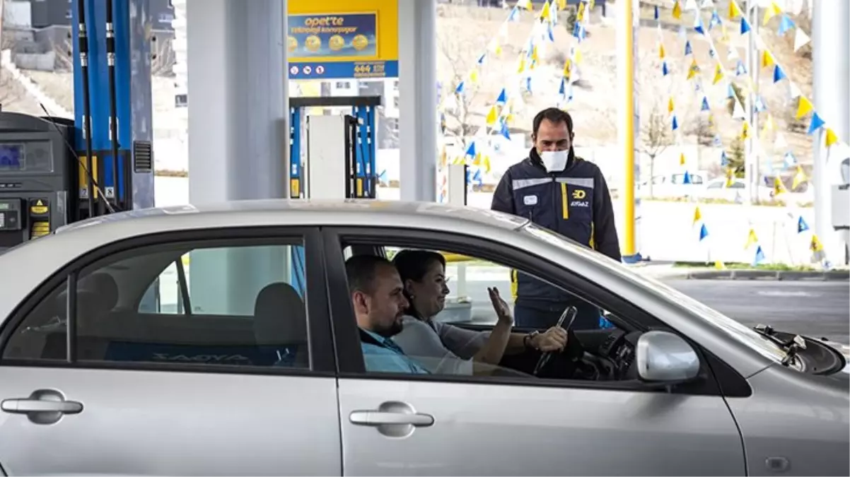 Başkentte sağlık çalışanlarına 50 liralık akaryakıt desteği