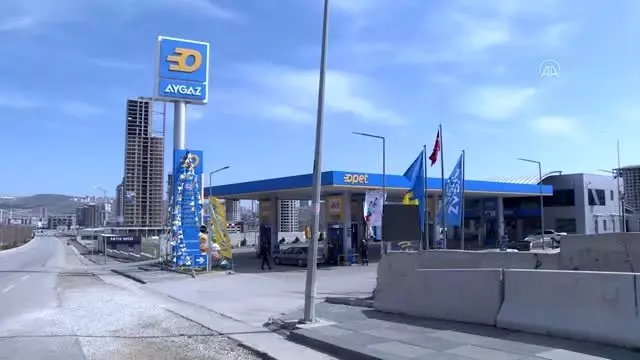 Başkentte sağlık çalışanlarına 50 liralık akaryakıt desteği Başkentte sağlık çalışanlarına 50 liralık akaryakıt desteği