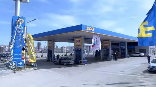 Başkentte sağlık çalışanlarına 50 liralık akaryakıt desteği Başkentte sağlık çalışanlarına 50 liralık akaryakıt desteği