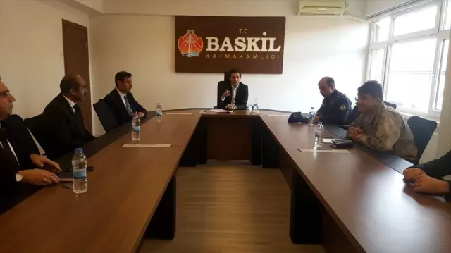 Baskil'de yaşlıların ihtiyaçları karşılanıyor Baskil'de yaşlıların ihtiyaçları karşılanıyor