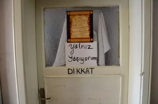 Batman'da 70 yaşındaki Ali dede evinde sıkılınca salıncak yaptı Batman'da 70 yaşındaki Ali dede evinde sıkılınca salıncak yaptı