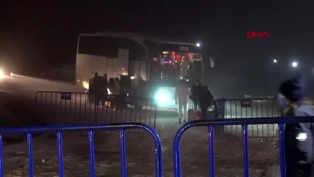 BOLU Yurt dışından gelen 98 kişi, Bolu'da yurda yerleştirildi BOLU Yurt dışından gelen 98 kişi, Bolu'da yurda yerleştirildi