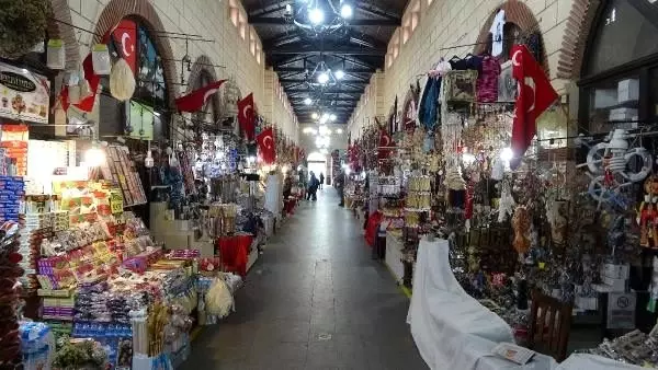 Çanakkale'nin simgesi Aynalı Çarşı, koronavirüs nedeniyle boş kaldı Çanakkale'nin simgesi Aynalı Çarşı, koronavirüs nedeniyle boş kaldı
