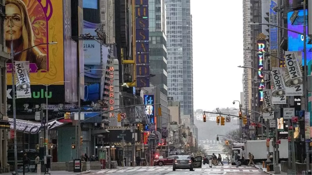 Covid-19'dan bin kişinin öldüğü New York Belediye Başkanı'ndan Trump'a: Ahlaksızca hesap yapıyorlar