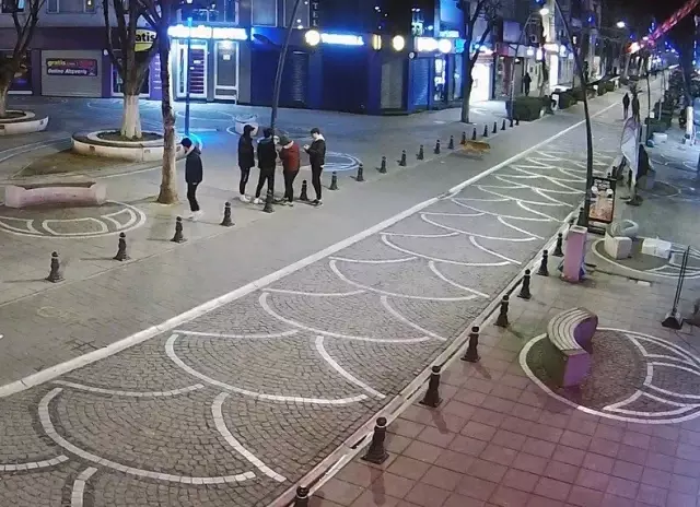 Dezenfektan hırsızları yakalandı Dezenfektan hırsızları yakalandı