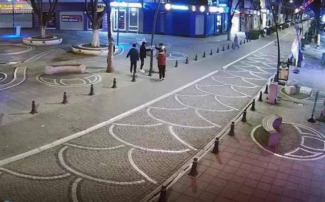 Dezenfektan hırsızları yakalandı Dezenfektan hırsızları yakalandı