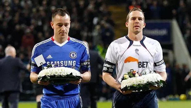 Eski İngiliz futbolcu Kevin Davies koronavirüsle mücadelede gönüllü olacak Eski İngiliz futbolcu Kevin Davies koronavirüsle mücadelede gönüllü olacak