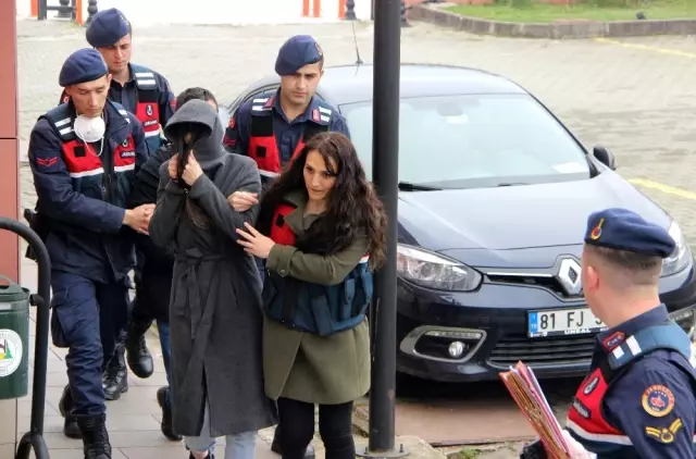 Eski Milli futbolcunun eski eşi serbest kaldı Eski Milli futbolcunun eski eşi serbest kaldı
