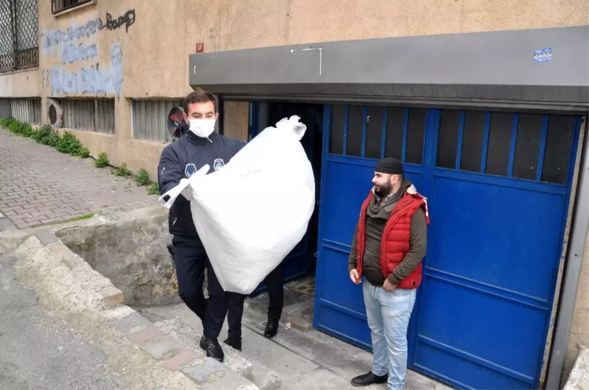 Gaziosmanpaşa'da 12 bin kaçak maske ele geçirildi