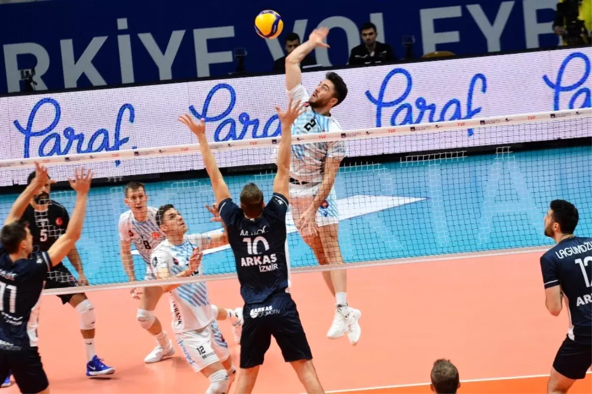 Halkbank Voleybol Takımı'nın genç yıldızı Furkan Aydın: