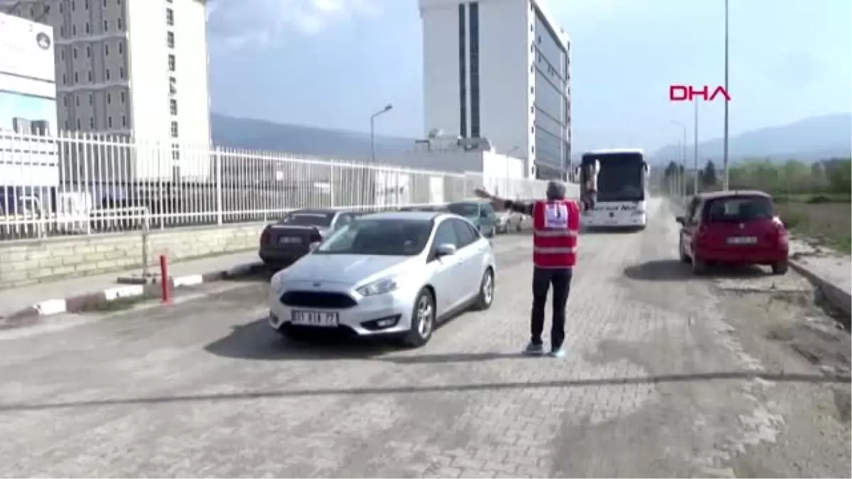 HATAY KKTC’den getirilen 143 Türk vatandaşı, İskenderun’da karantinaya alındı