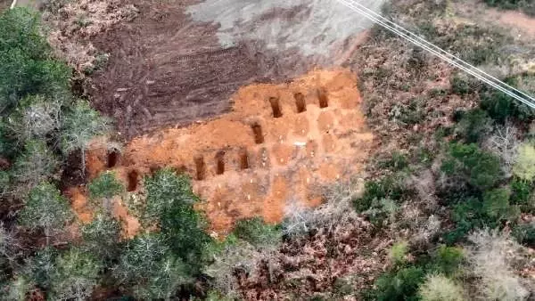 (Havadan fotoğraflarla) - Beykoz'da 'Koronavirüs mezarlığı' tartışması (Havadan fotoğraflarla) - Beykoz'da 'Koronavirüs mezarlığı' tartışması