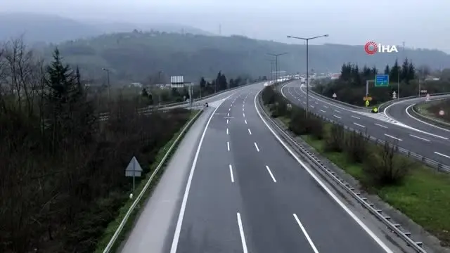Havalimanında kalan bin 500 kişi yola çıktı Havalimanında kalan bin 500 kişi yola çıktı