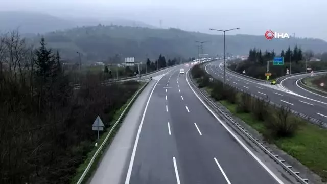 Havalimanında kalan bin 500 kişi yola çıktı Havalimanında kalan bin 500 kişi yola çıktı