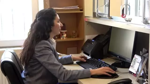 İşaret diliyle evde kal çağrısı yaptı, Bakan Gül'den ona destek geldi İşaret diliyle evde kal çağrısı yaptı, Bakan Gül'den ona destek geldi