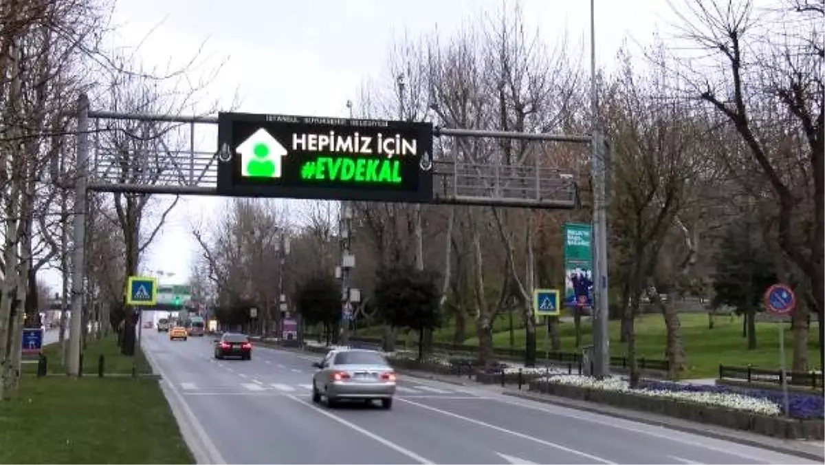 İstanbul'da trafik tabelalarında