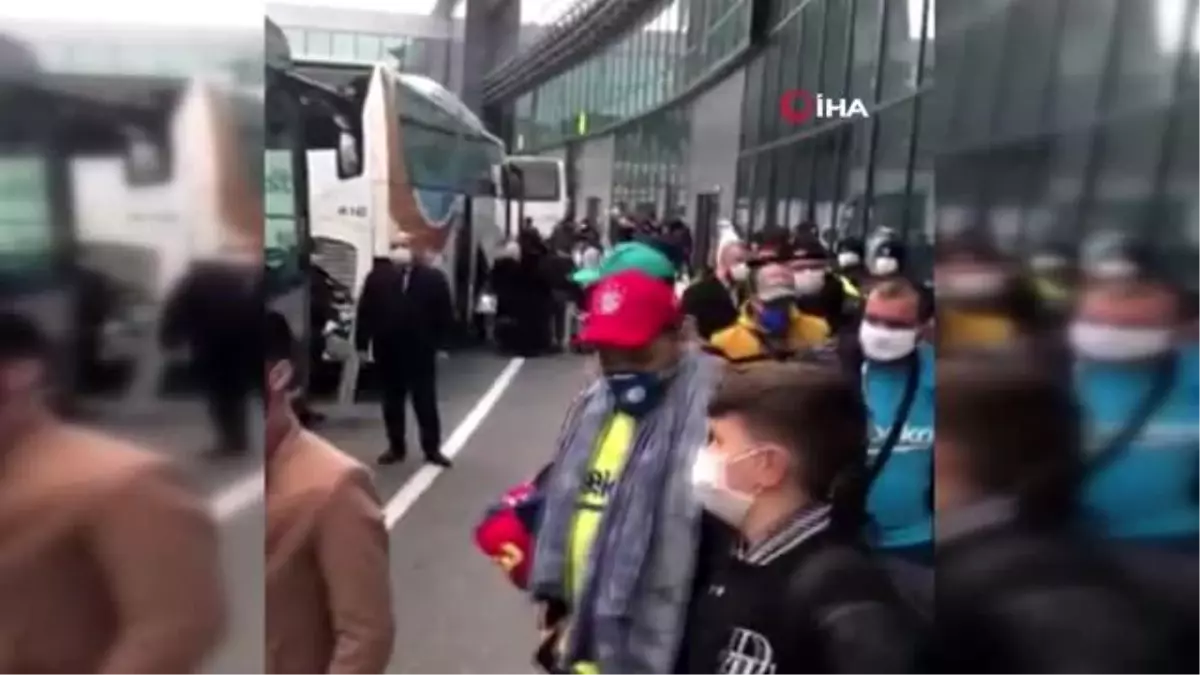 İstanbul Havalimanı’nda bekleyen Cezayirliler, karantina için Karabük’e gönderiliyor