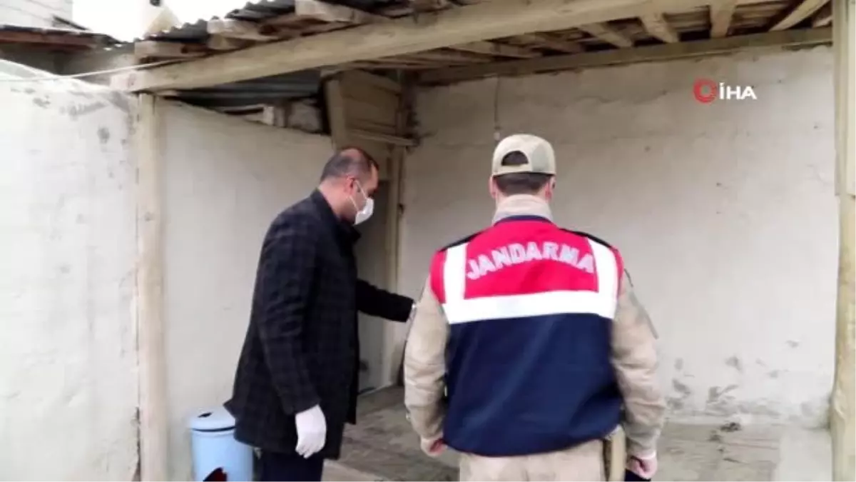 Jandarmayı karşısında gören nine: ’Kurban olurum ben sizlere’