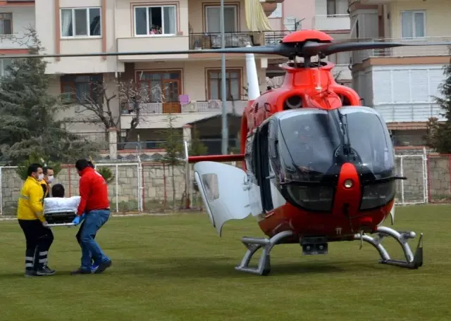 Kalp krizi geçiren vatandaşa hava ambulansı yetişti Kalp krizi geçiren vatandaşa hava ambulansı yetişti