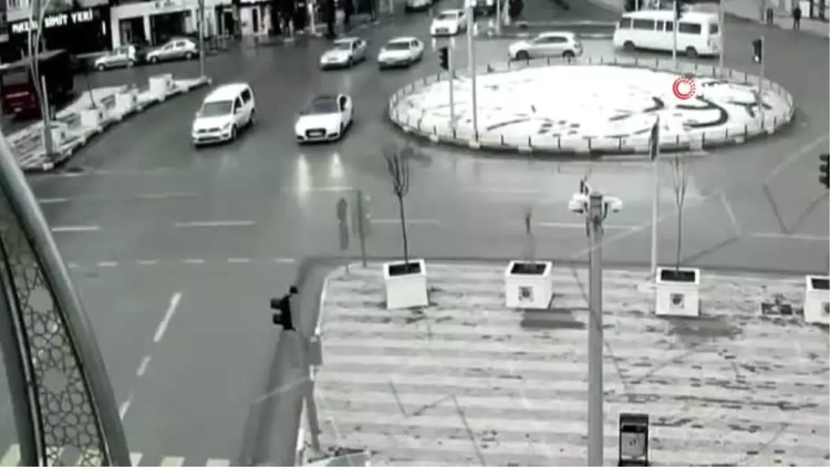 Kavşaklarda meydana gelen kazalar kamerada