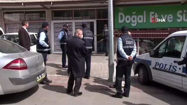Keçiören'de Zabıta ekipleri kaçak dezenfektan deposuna baskın yaptı 3 ton dezenfektan madde ele... Keçiören'de Zabıta ekipleri kaçak dezenfektan deposuna baskın yaptı 3 ton dezenfektan madde ele...