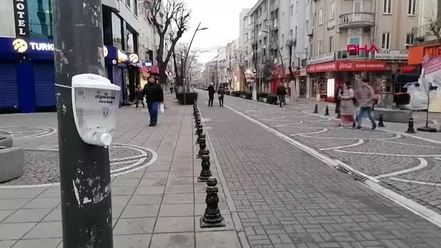 KIRKLARELİ Sokaktaki el dezenfektanlarına zarar veren çocuklar, serbest KIRKLARELİ Sokaktaki el dezenfektanlarına zarar veren çocuklar, serbest