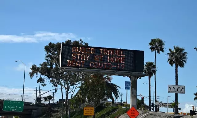 Los Angeles'ın renkli sokakları ıssız kaldı Los Angeles'ın renkli sokakları ıssız kaldı