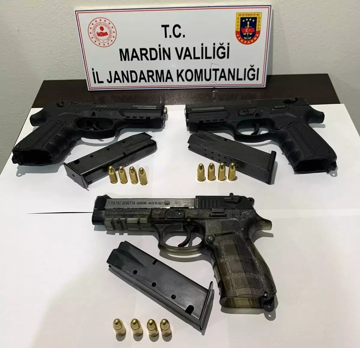 Mardin'de ruhsatsız 3 tabanca ele geçirildi