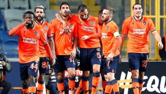 Medipol Başakşehir'de futbolcular ve teknik heyetin testleri negatif çıktı