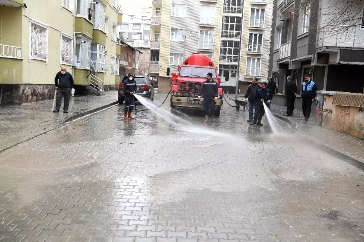 Muş'ta cadde ve sokaklar pırıl pırıl