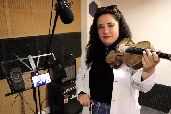 Müzik evinden öğrencilerine uzaktan eğitim Müzik evinden öğrencilerine uzaktan eğitim