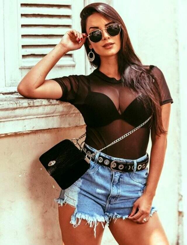 Nathalia Felix, Juventus'tan izin alan sevgilisi Douglas Costa ile birlikte ülkesi Brezilya'ya döndü