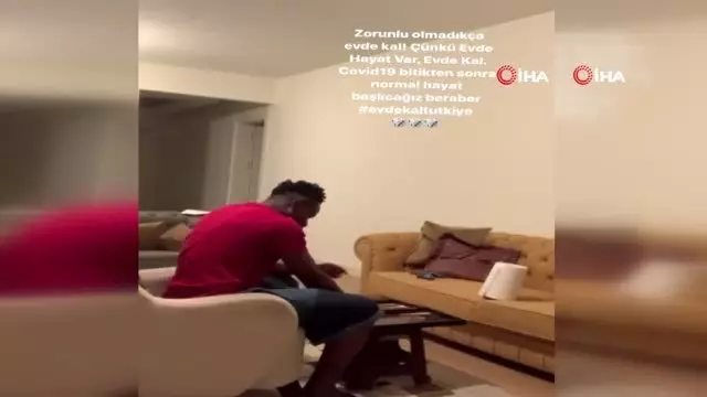 Onazi'den anlamlı 'tek kişilik tavla' mesajı Onazi'den anlamlı 'tek kişilik tavla' mesajı