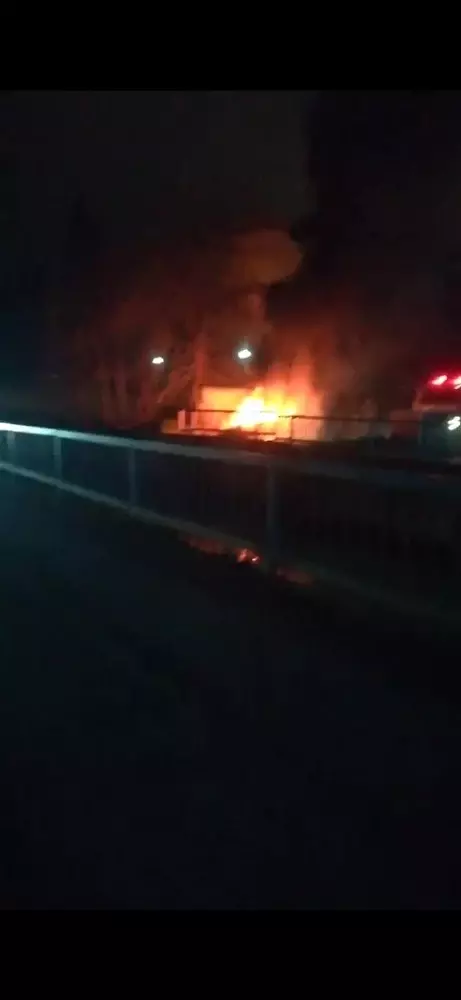 (ÖZEL) Kâğıthane'de alev alev yanan otomobil kül oldu (ÖZEL) Kâğıthane'de alev alev yanan otomobil kül oldu