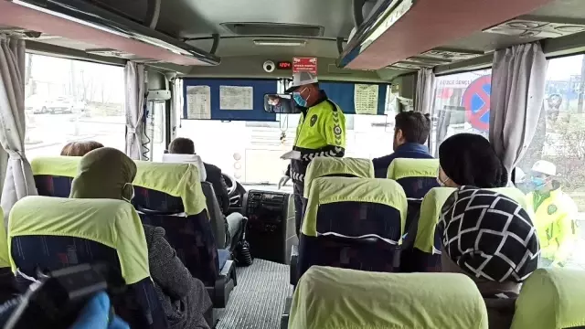 Polis otobüs ve minibüs sürücülerine göz açtırmıyor Polis otobüs ve minibüs sürücülerine göz açtırmıyor