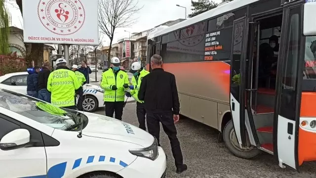 Polis otobüs ve minibüs sürücülerine göz açtırmıyor Polis otobüs ve minibüs sürücülerine göz açtırmıyor