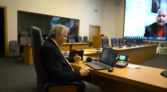 Sakarya Büyükşehir Belediyesi'nden koronavirüs önlemleri Sakarya Büyükşehir Belediyesi'nden koronavirüs önlemleri