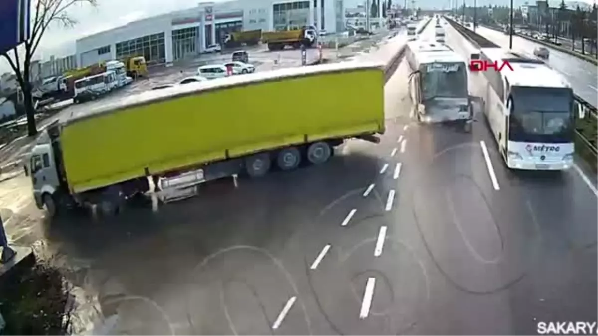 Sakarya’da kazalar kameralara yansıdı