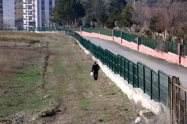 Sivas'ta 93 yaşındaki dede mahsur kalınca imdadına polis yetişti