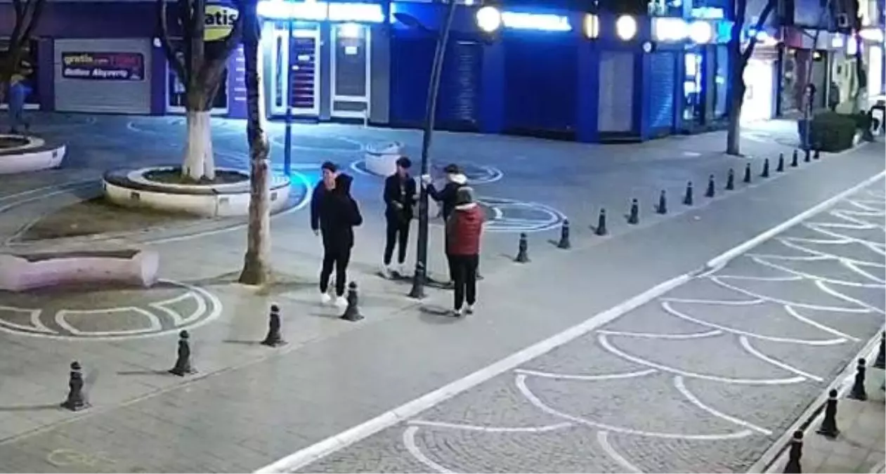 Sokaktaki el dezenfektanlarına zarar veren 5 çocuk serbest