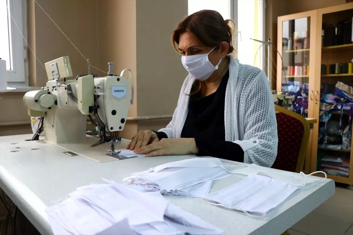 Tekirdağ'da 3 katlı yıkanabilir maske üretimine başlandı