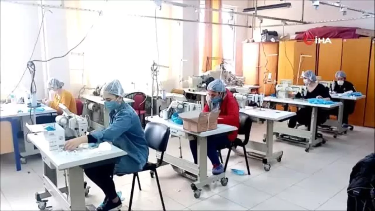 Tekirdağ’da öğretmenler maske üretiyor
