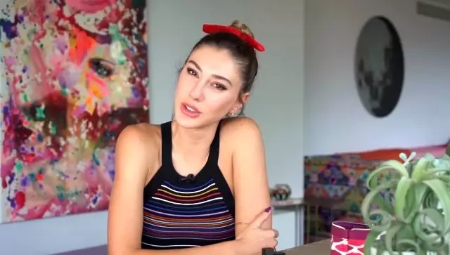Tepki çektiği için TikTok hesabını kapatan Şeyma Subaşı, yeni dans videosuyla geri döndü Tepki çektiği için TikTok hesabını kapatan Şeyma Subaşı, yeni dans videosuyla geri döndü