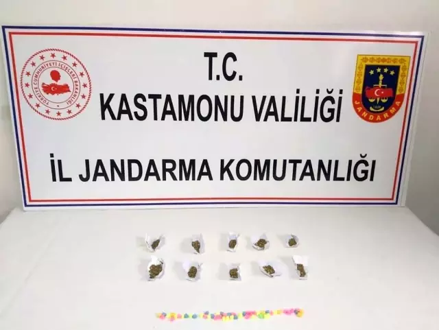 Üzerinde ve evinde uyuşturucu ele geçirilen şahıs tutuklandı Üzerinde ve evinde uyuşturucu ele geçirilen şahıs tutuklandı