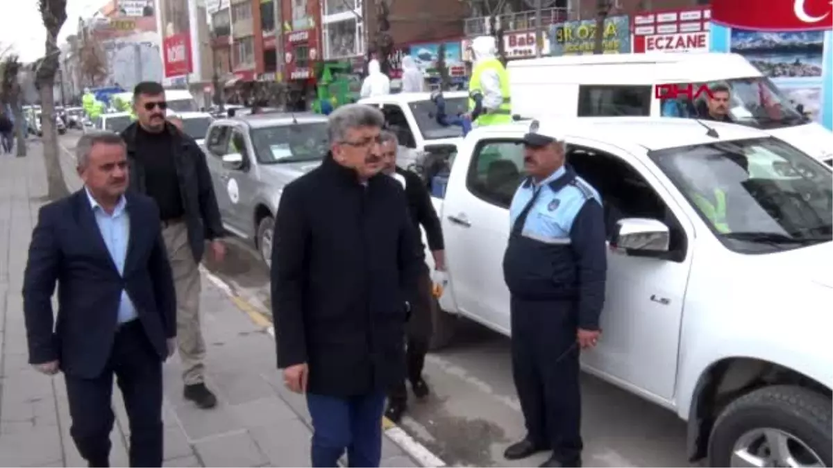 Van Büyükşehir Belediyesi’nden 17 araçlık dezenfeksiyon filosu