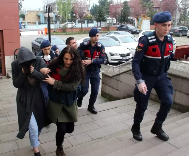 Yağmur Aşık Düzce'de adliyeye çıkarıldı Yağmur Aşık Düzce'de adliyeye çıkarıldı
