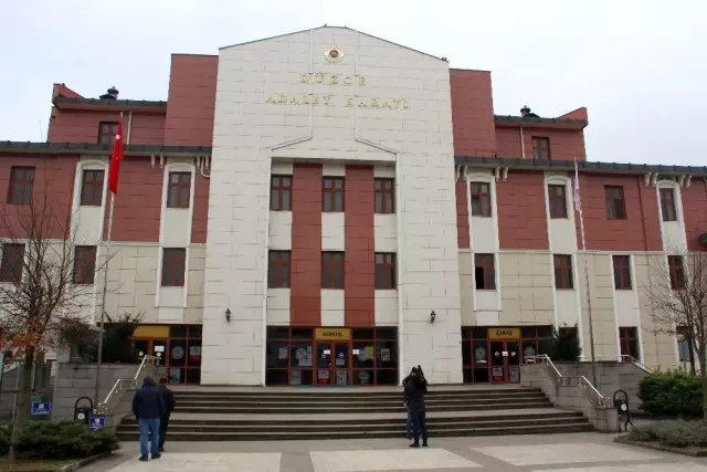 Yağmur Aşık Düzce'de adliyeye çıkarıldı Yağmur Aşık Düzce'de adliyeye çıkarıldı