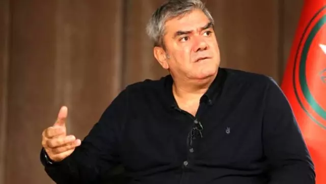 Yılmaz Özdil sokağa çıkma yasağını delen yaşlılara 'angut' dedi, sosyal medyadan tepki çekti Yılmaz Özdil sokağa çıkma yasağını delen yaşlılara 'angut' dedi, sosyal medyadan tepki çekti